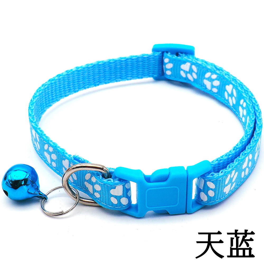 Vòng cổ lục lạc cho chó được làm bằng vải dù chất lượng cao thiết kế bền đẹp, làm cho vật nuôi của bạn đáng yêu