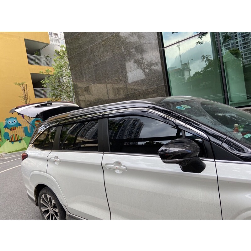 Vè che mưa Toyota Veloz chỉ inox 6 chi tiết