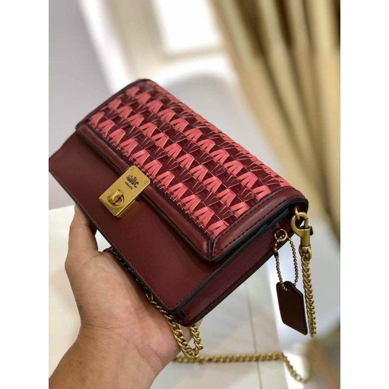 🎀 Sẵn -  TÚI COACH DA CHẦN HUTTON CLUTCH WEAVING 3656