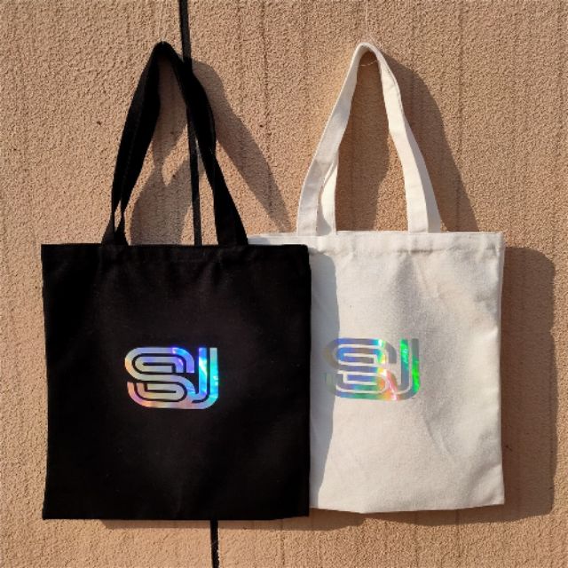 TÚI TOTE SUJU SUPER JUNIOR CHỮ HOLOGRAM PHẢN QUANG