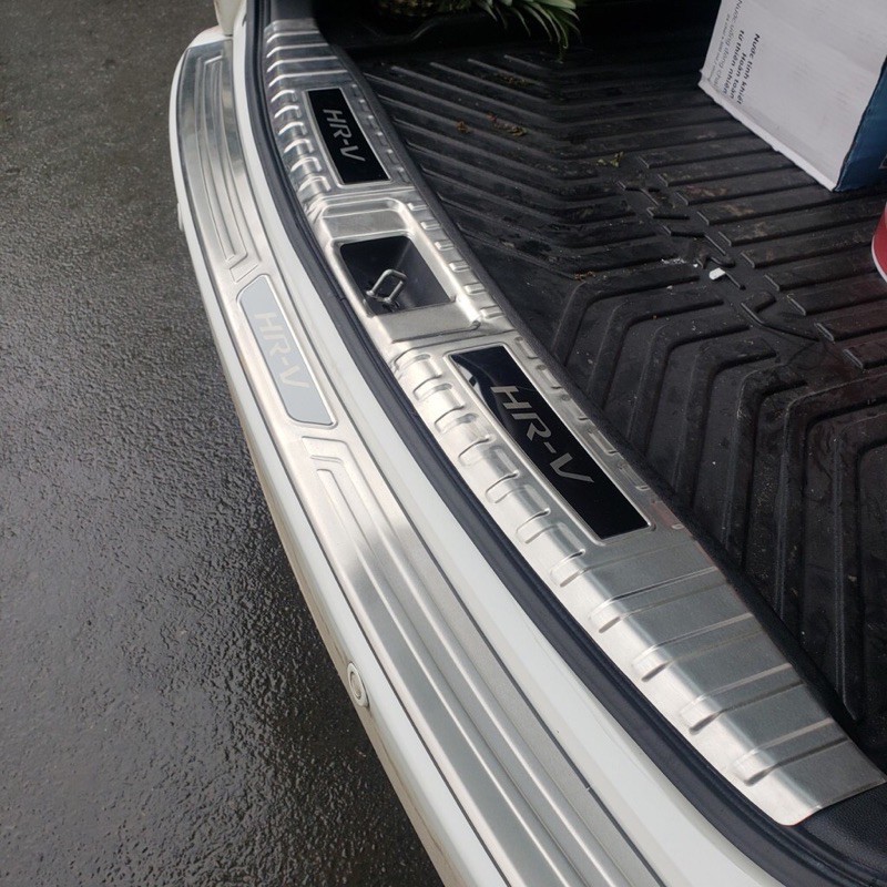 Ốp bậc cốp, ốp chống trầy cốp trong, ngoài xe Honda HR-V, HRV 2018-2021 – Mẫu INOX hàng cao cấp