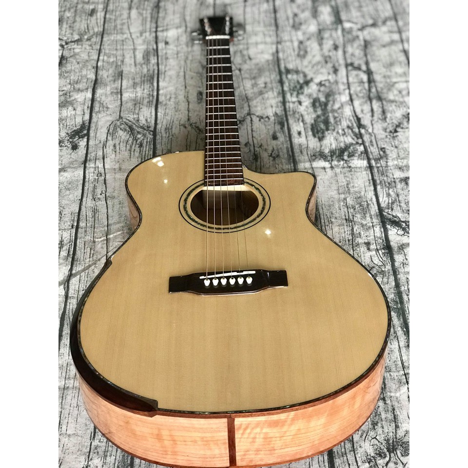 Đàn Guitar Custom Còng Cườm C-35SV SX tại Guitar Sao Việt