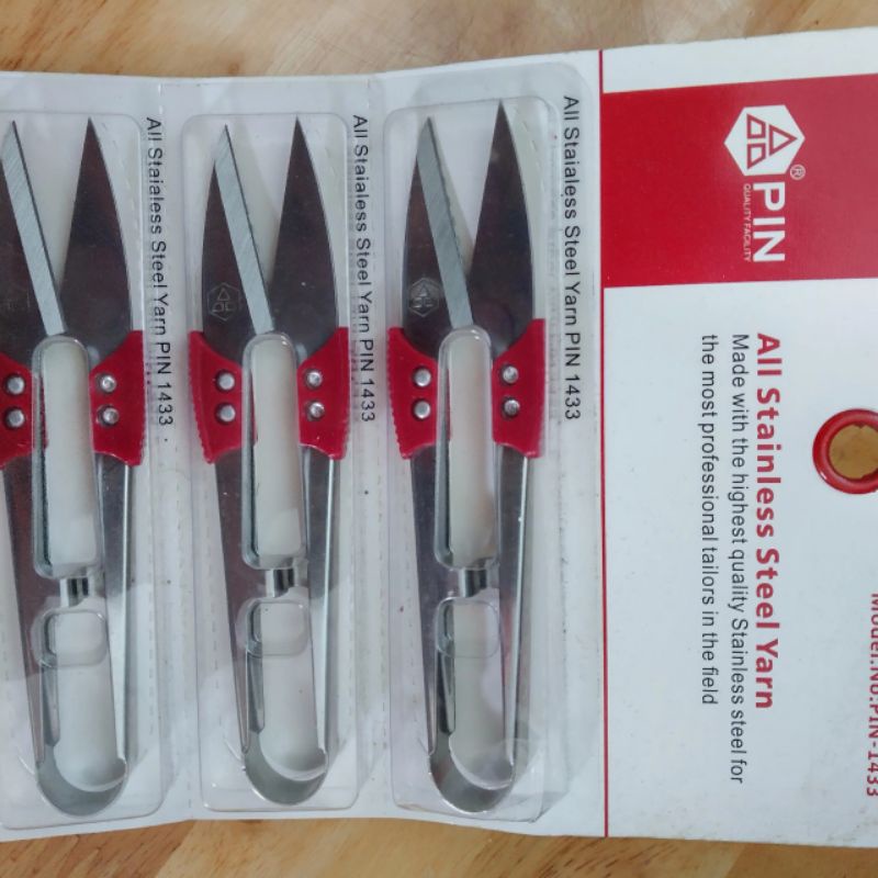 Kéo bấm cắt chỉ