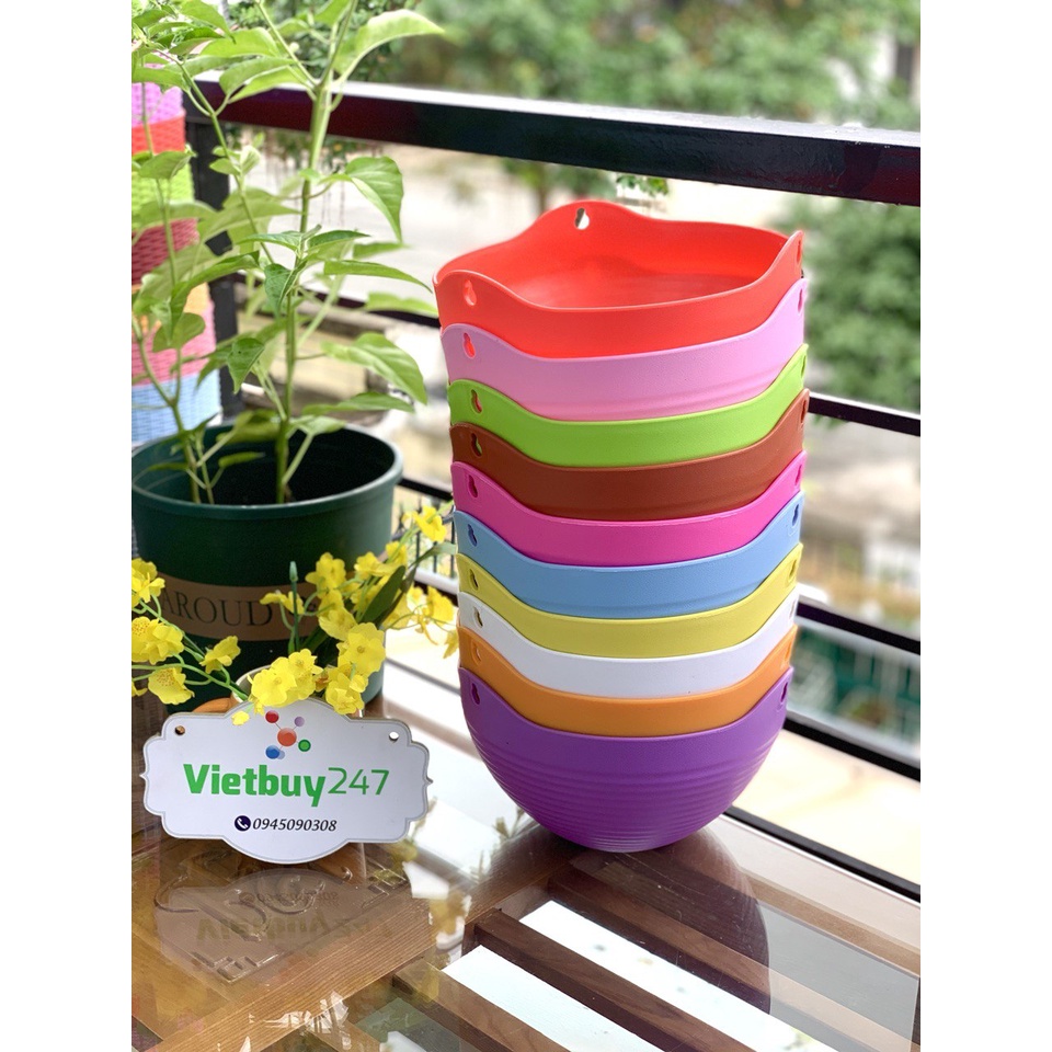 Giỏ treo hoa bằng nhựa VB211 dùng để trang trí ban công sân vườn, kích thước 23 x 14cm