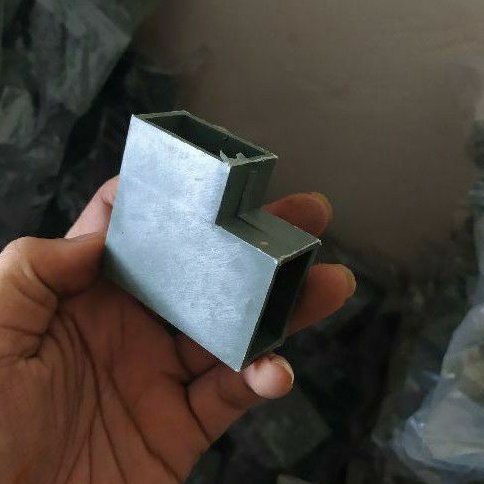 Ke nhựa cửa nhôm, ke nhựa bắt góc nhôm tủ bếp trạn bát
