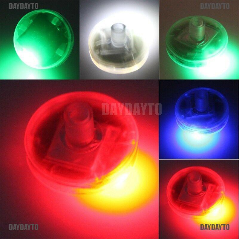 Đèn LED 12 Bóng 4 Chế Độ Gắn Bánh Xe Hơi Dùng Năng Lượng Mặt Trời