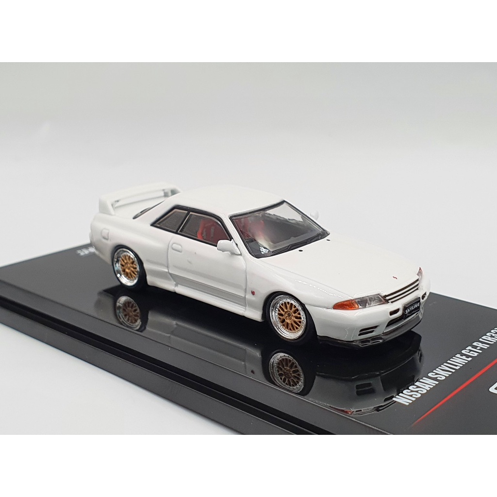 Xe Mô Hình Nissan Skyline GT-R (R32) 1:64 Inno ( Trắng )