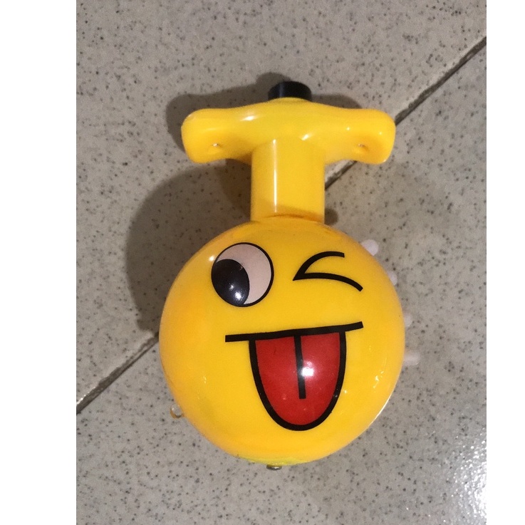 Đồ chơi Con quay đèn phát sáng hình mặt cười ngộ nghĩnh 8838