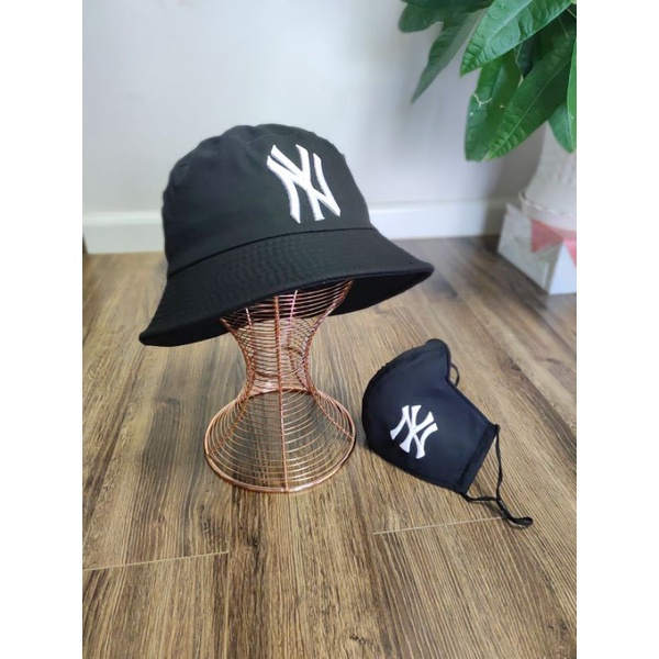 Nón và khẩu trang thêu logo NY, Combo nón và khẩu trang thêu logo hiệu