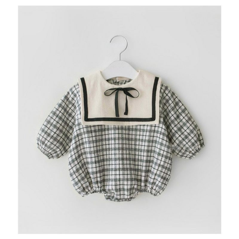 body thủy thủ bé gái