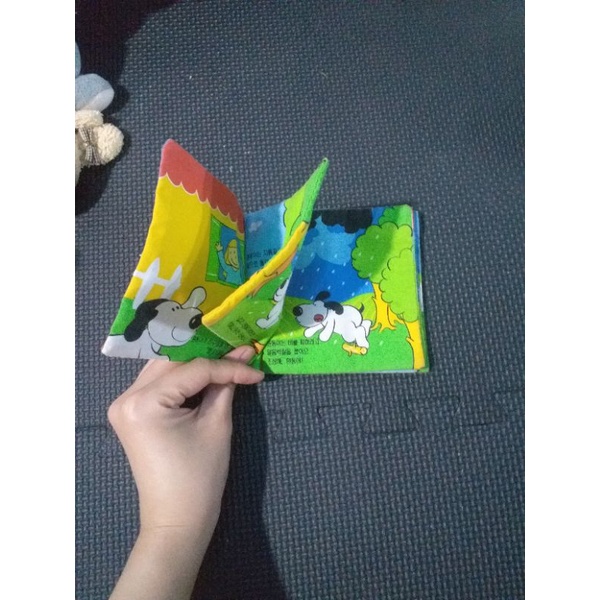 Sách vải cho bé