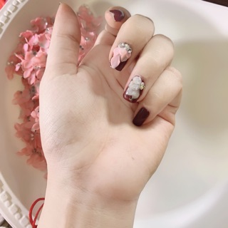 Hoa bột gốc ẩn tay chân