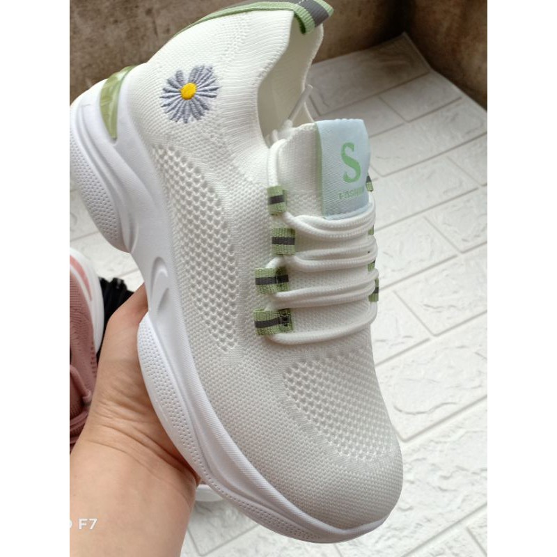 Giày thể thao độn đế nữ 7 cm chất vải lưới thêu hoa cúc phối phản quang cực đẹp | BigBuy360 - bigbuy360.vn