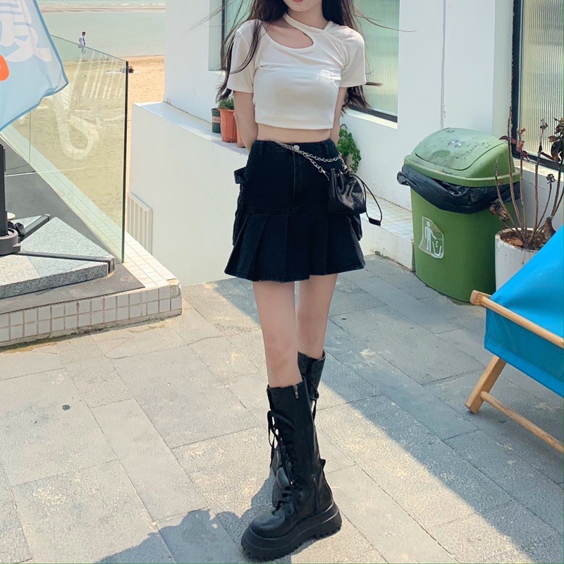 Áo croptop thun cut-out bắt xéo cổ cá tính 2021