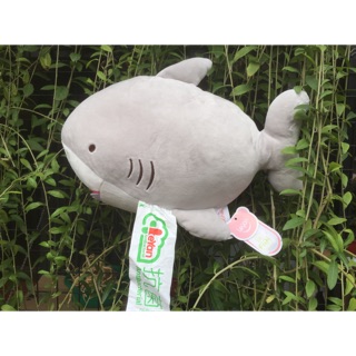 Gấu bông cá mập chất liệu như miniso