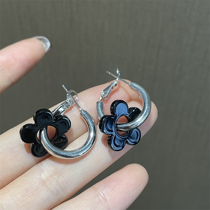 Bông Tai Hình Hoa Màu Đen Thời Trang Cao Cấp