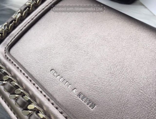 Túi Charlie & Keith viền xích