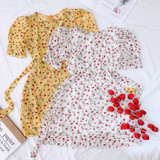 Đầm hoa nhí tay phồng cột eo