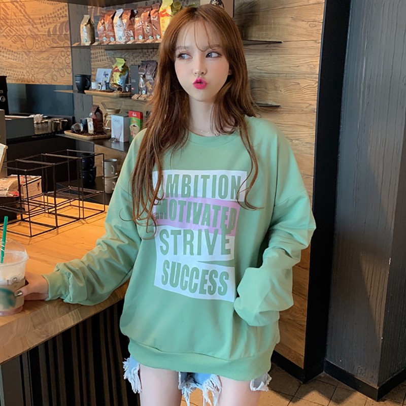Áo Sweater tay dài cổ tròn hoạ tiết chữ in thiết kế dáng rộng thoải mái