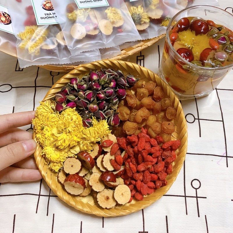 Trà dưỡng nhan 5 vị (gồm 25g Hoa Cúc, 35g Nụ Hoa Hồng, 50g Long nhãn, 50g Kỷ tử, 70g Táo đỏ)-Dược Liệu Quý
