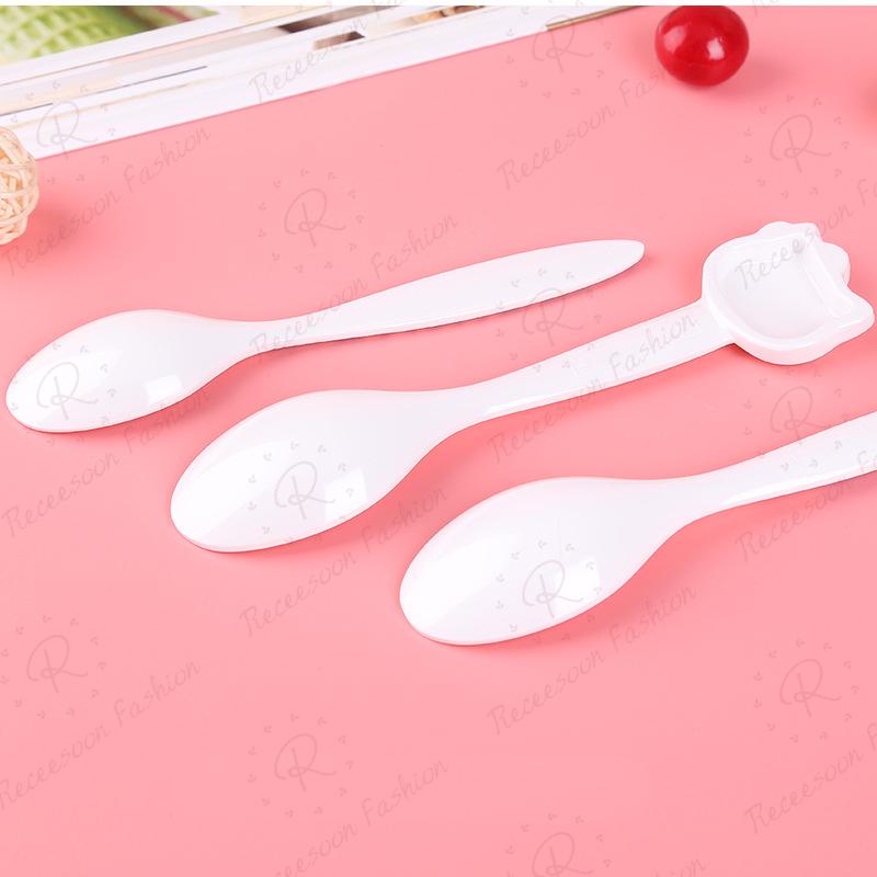 Muỗng ăn cơm trang trí hình Hello Kitty dành cho bé