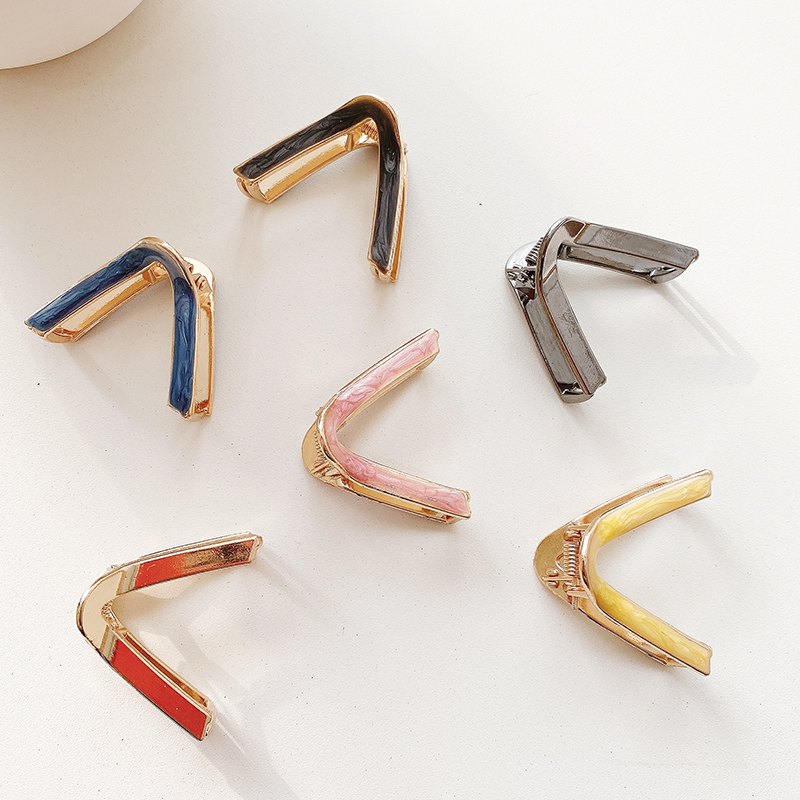 [COD/READY] Young Korean Style V-shaped Hairpin for Women