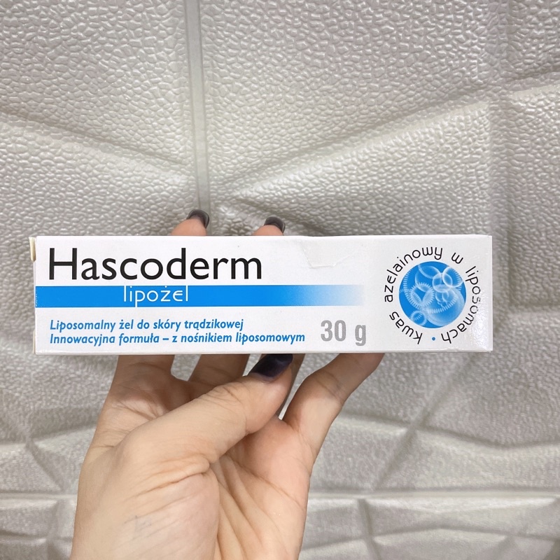 Gel chấm mụn Hascoderm với azelaic acid tương tự Skinoren giúp giảm mụn, giảm thâm & hiệu quả với mụn đầu đen tuýp 30g