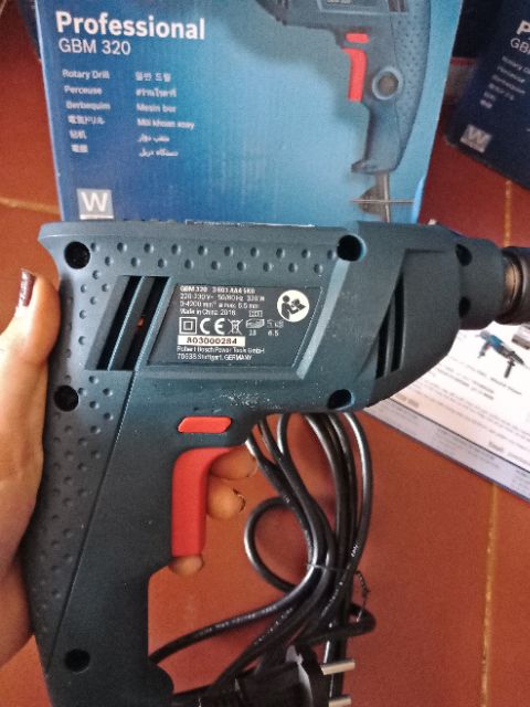 Máy khoan Bosch GBM 320