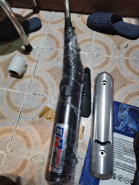 Pô xe máy uma sirius rc móc và êm cổ liền