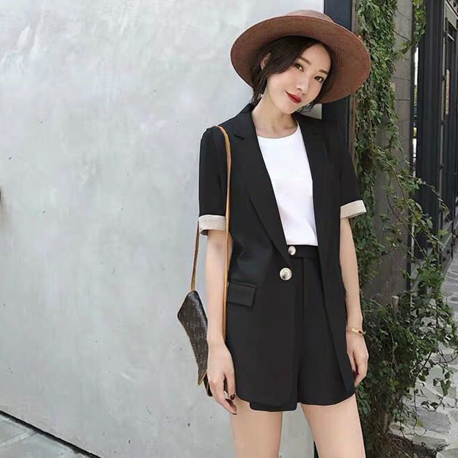Bộ Đồ Gồm Áo Khoác Tay Lửng Và Quần Ngắn Màu Đen Thời Trang Dành Cho Nữ | BigBuy360 - bigbuy360.vn