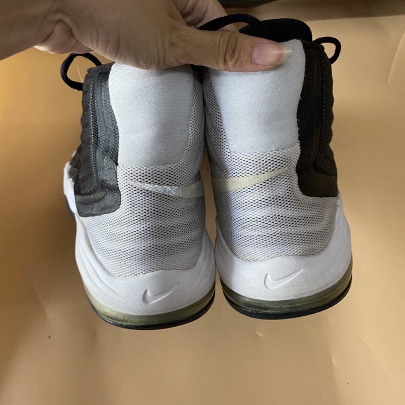 Giày chính hãng đã qua sử dụng