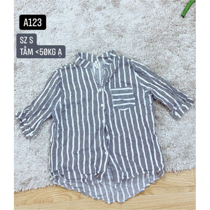 áo sơ mi họa tiết sọc. A123