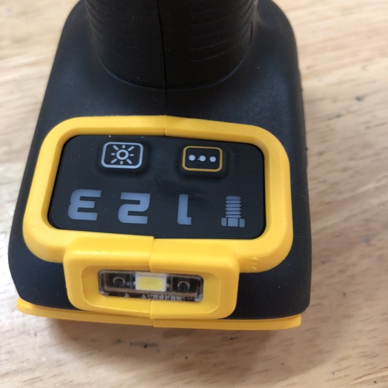 Máy siết bu lông Dewalt DCF 892 Bảo hành chính hãng 3 năm