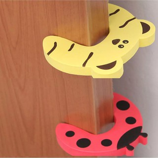 Miếng xốp chặn cửa chống kẹp tay cho bé
