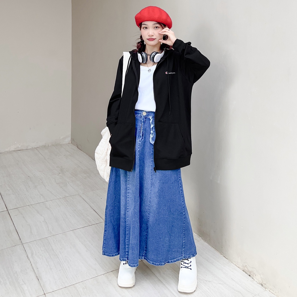 Áo Khoác Jacket Màu Đen Thêu Chữ Champion Màu Trắng Form Rộng Thoải mái Unisex Chất Liệu Cotton