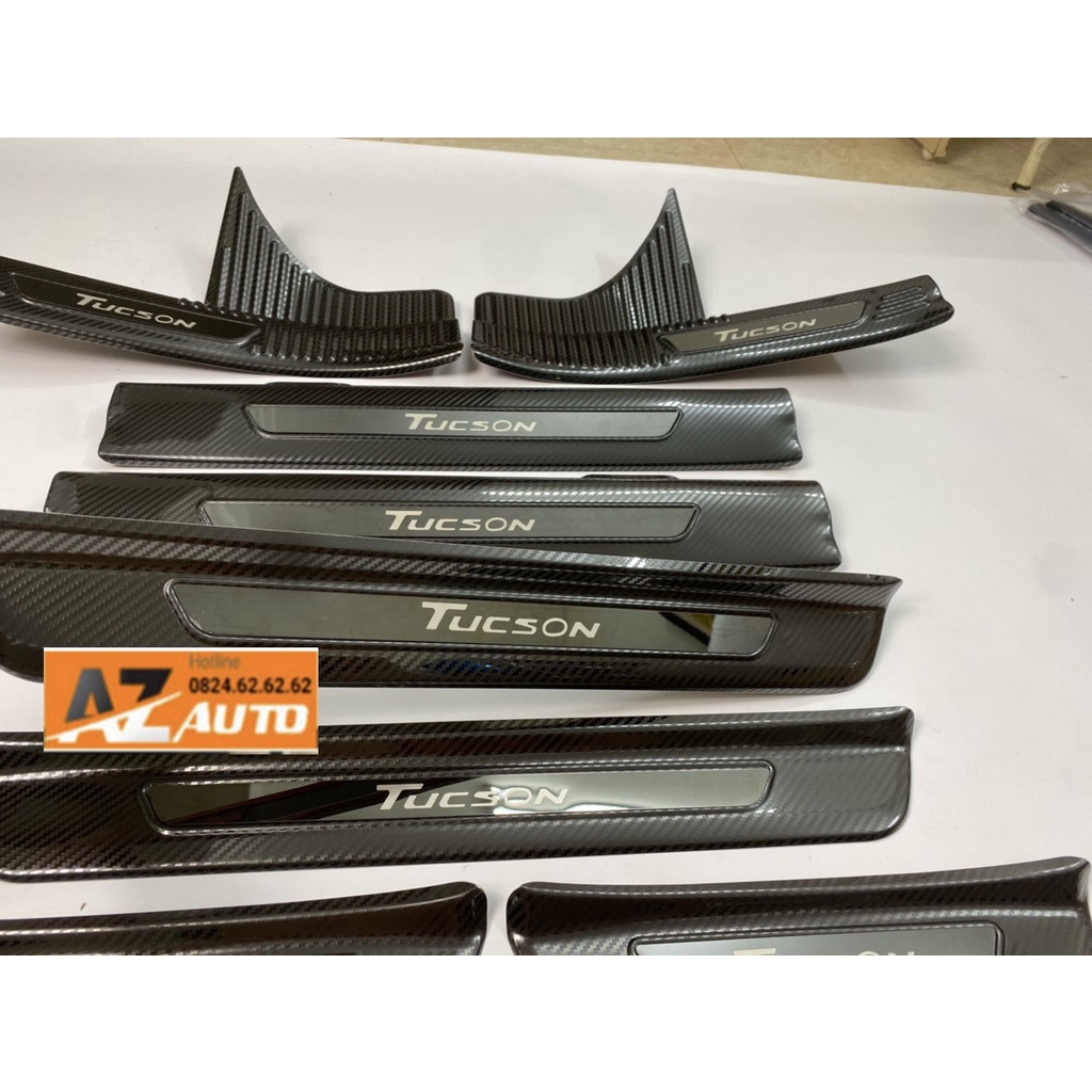 Ốp Bậc cửa, Nẹp bước chân CARBON xe Hyundai Tucson 2022-2023, Vân cacbon cao cấp