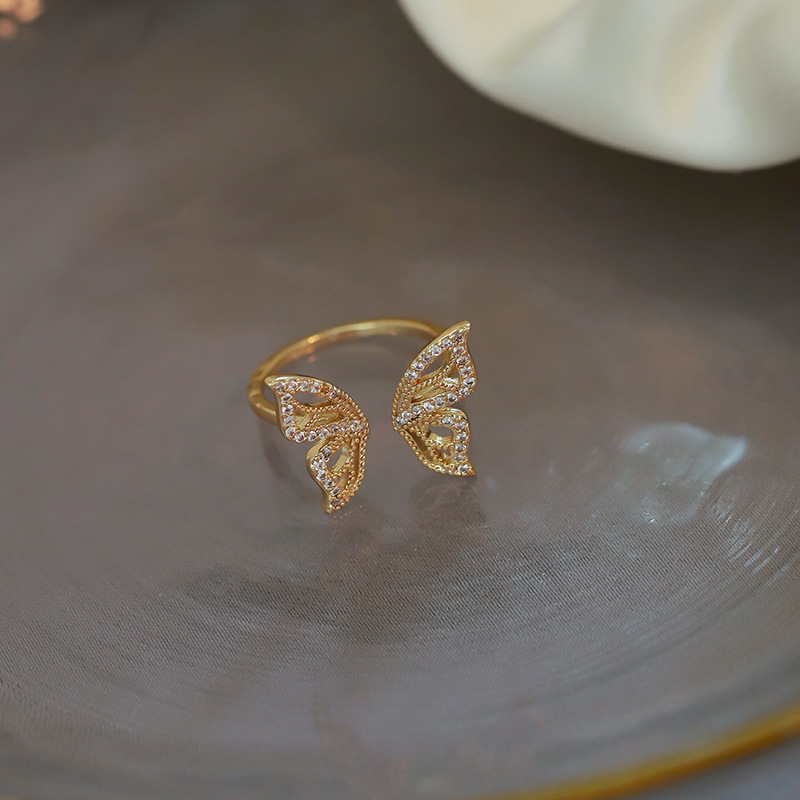Nhẫn mạ vàng 14K họa tiết bướm đính đá đẹp mắt