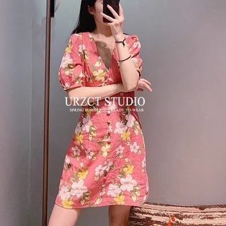 Váy hoa cổ V cúc bọc siêu xinh