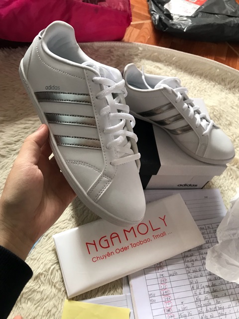 Giày adidas