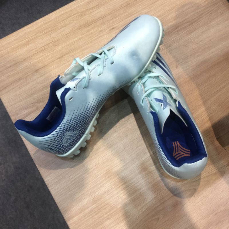 Giày bóng đá sân cỏ nhân tạo Adidas 20.3 Bạc