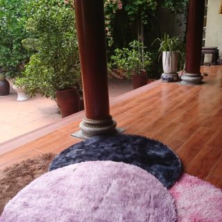 Thảm lông trải sàn dạng hình tròn