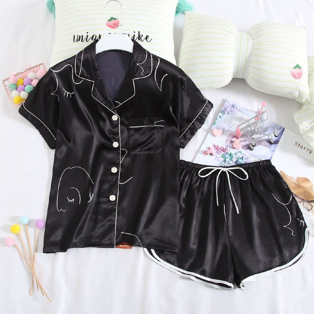 Set đồ ngủ gồm áo tay ngắn + quần đùi xinh xắn cho nữ