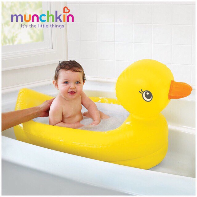 Chậu tắm phao vịt vàng Munchkin có chức năng báo nóng