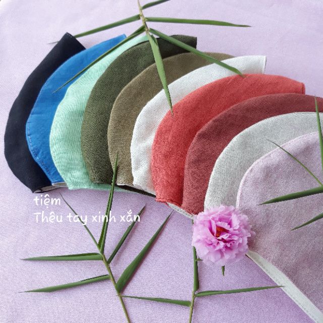 Khẩu trang linen thêu lavender | BigBuy360 - bigbuy360.vn