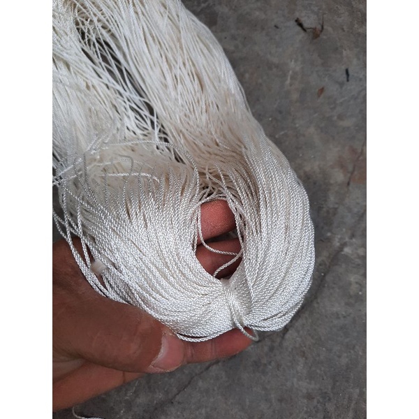 1 cuộn dây buộc , thả diều , khâu vá lưới lồng bè