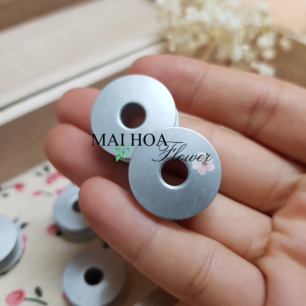 Hộp con suốt chỉ máy 1 kim công nghiệp may quần áo chất liệu nhôm chống gỉ cao cấp, maihoaflower