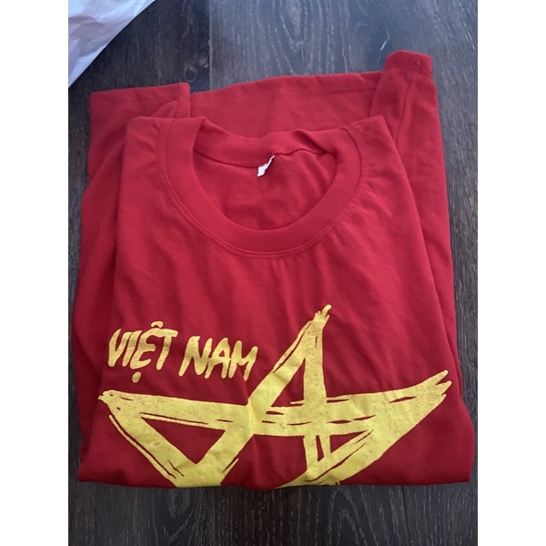 Áo lá cờ Việt Nam