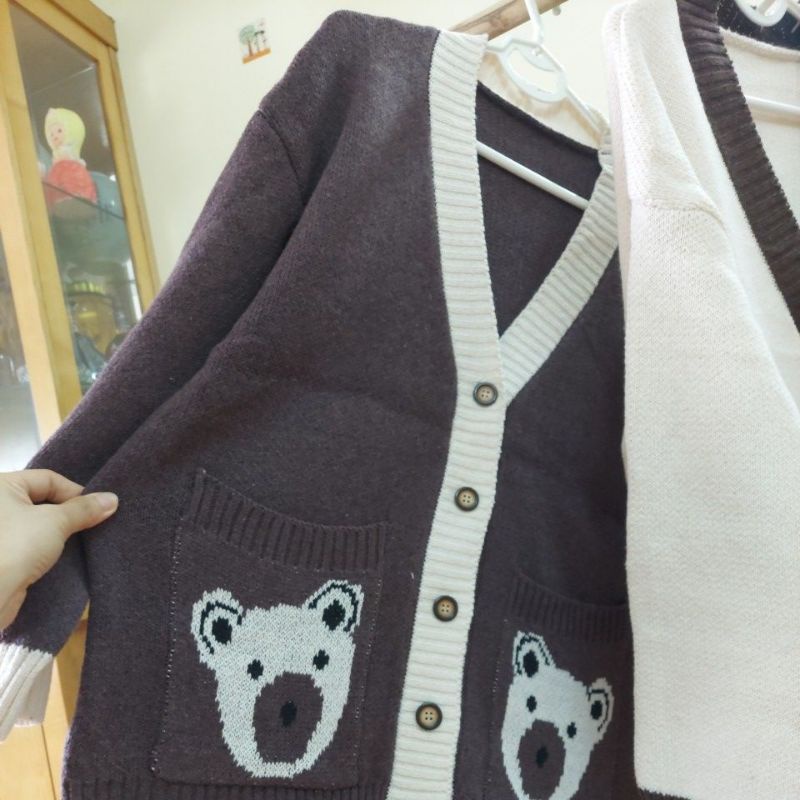 Áo len cardigan hình gấu . Hàng QC