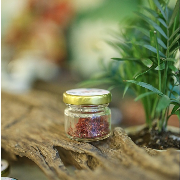 Nhuỵ hoa nghệ tây, hoa Saffron loại lớn 1g, cho người dùng nhiều chuyên nghiệp.