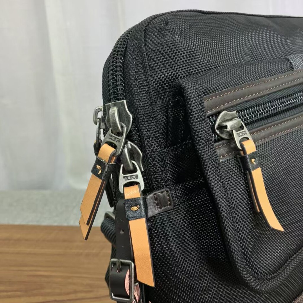 Tumi222304 Túi Địu